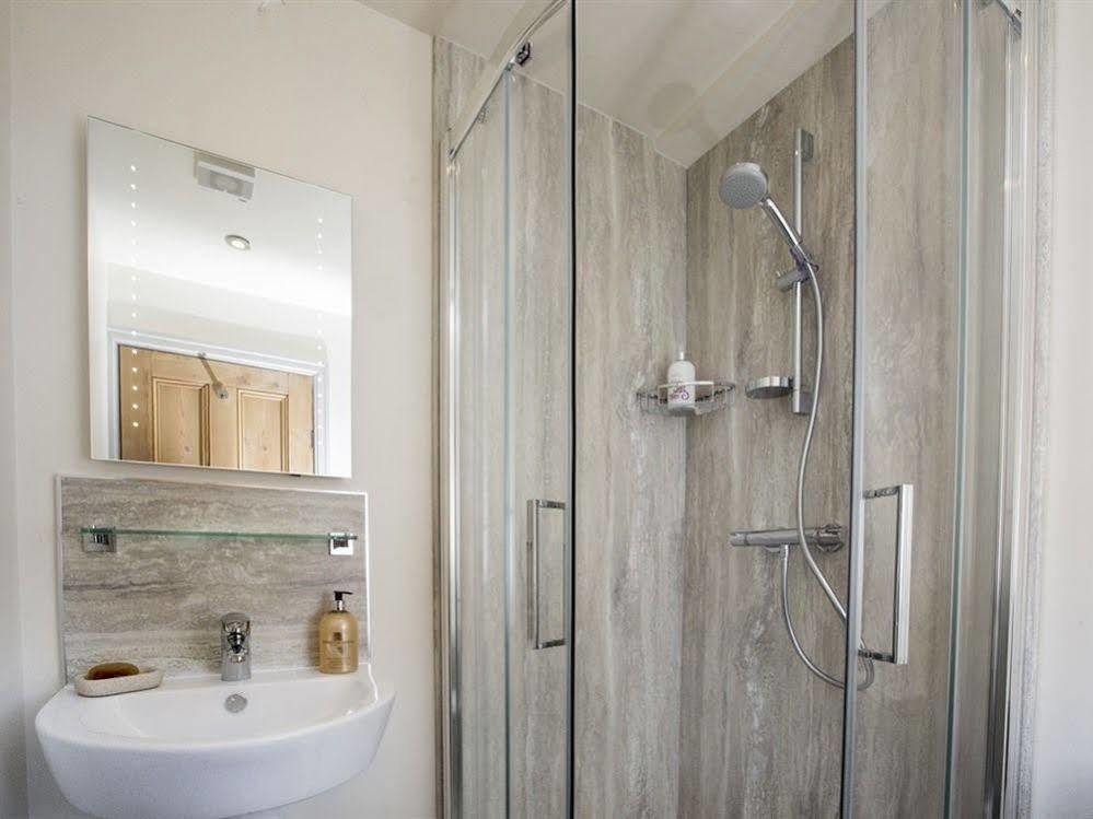 Linton Court Coach House Apartment เซ็ทเทิล ภายนอก รูปภาพ